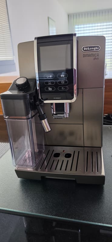 De Longhi Dinamica Plus / Farbe Titan Garantie bis 21.11.2028