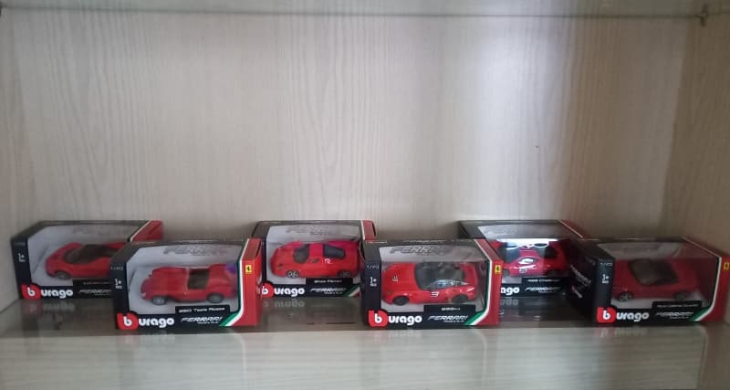 6 schöne FERRARIS in OVP * Für Weihnachtsgeschenk *Viel spass