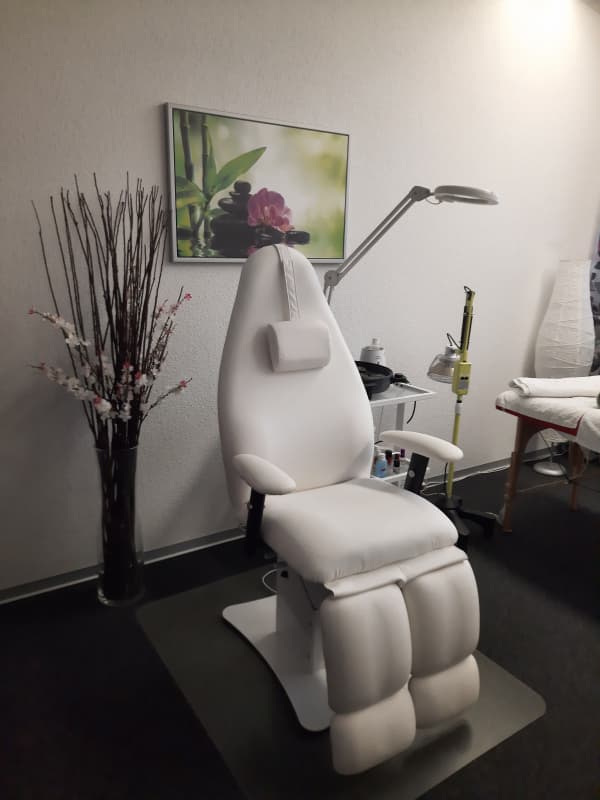 Nachmieterin für Massage und Fusspflege