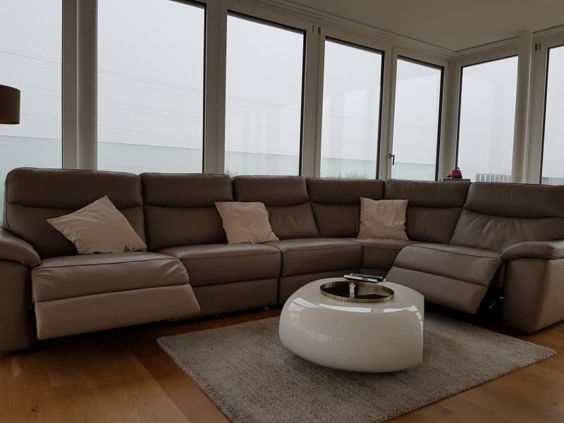 Ecksofa beige mit 2 Relaxfunktionen zu verkaufen