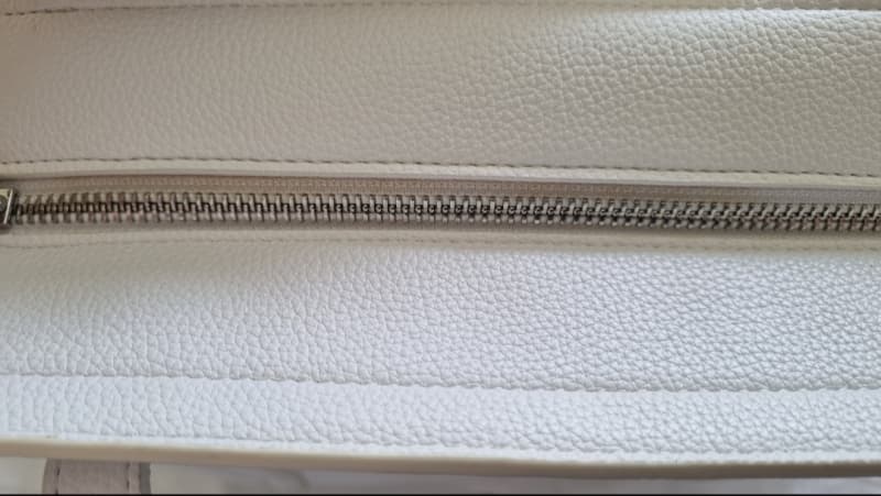 Weisse Tasche von Armani Exchange