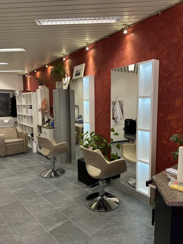 Coiffeur Stuhlvermietung.