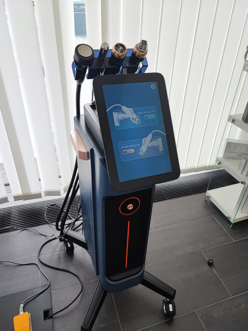Vacuum RF Microneedle RF & Fractional RF System 40% Rabatt