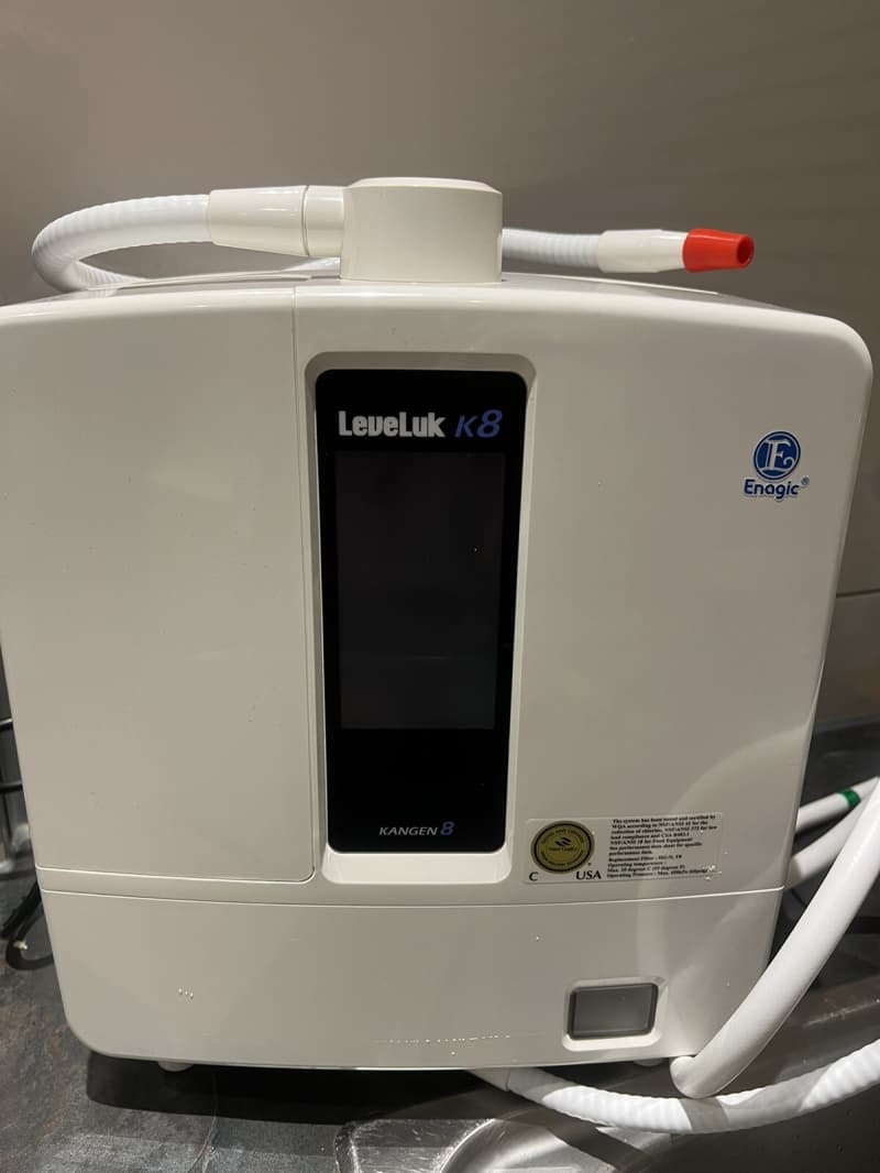 Enagic Kangen K8 Wasserionisator alkalisiert & Wasserstoff Wasser