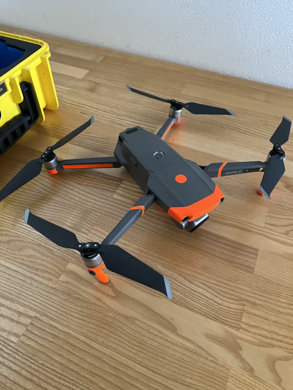 DJI Mavic 2 Pro Fly more combo in top Zustand