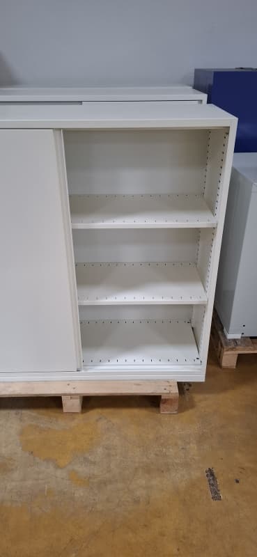 Bigla Schiebetürenschrank, neuwertig