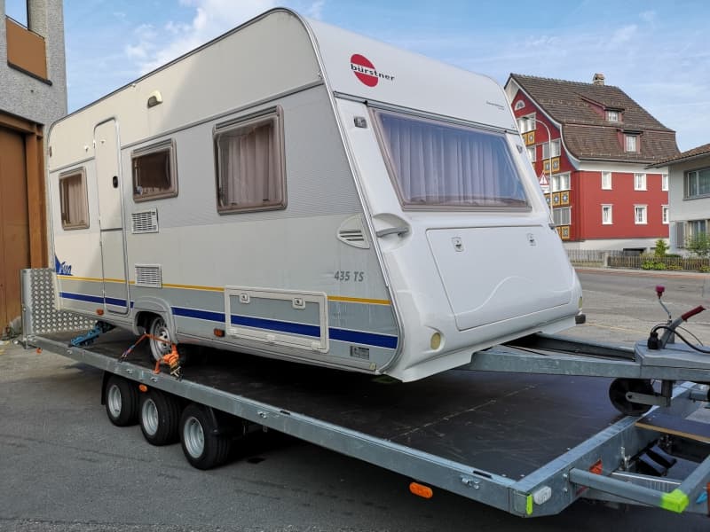 Auto- Fahrzeugtransporte