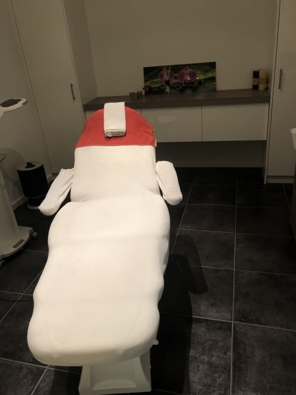 Praxisraum zu vermieten für Tattoostudio/Massage/Wimpern/Browlift