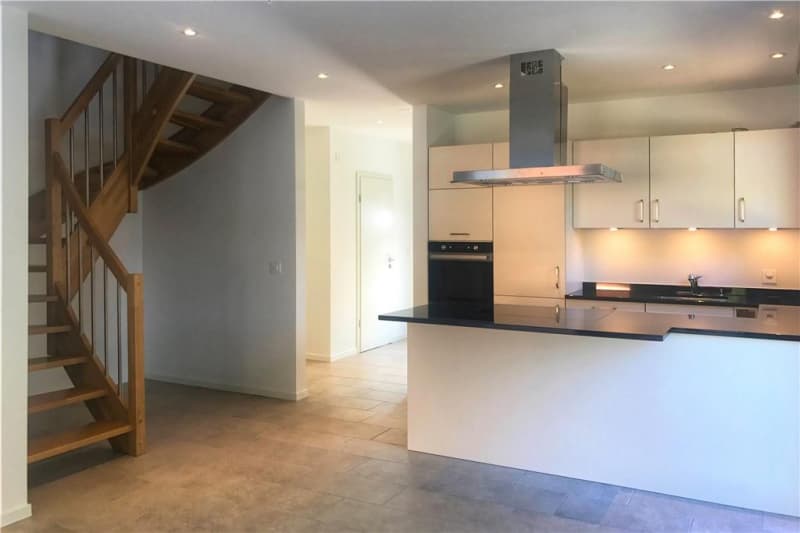 Neubau-Reiheneckfamilienhaus zu vermieten 5.5