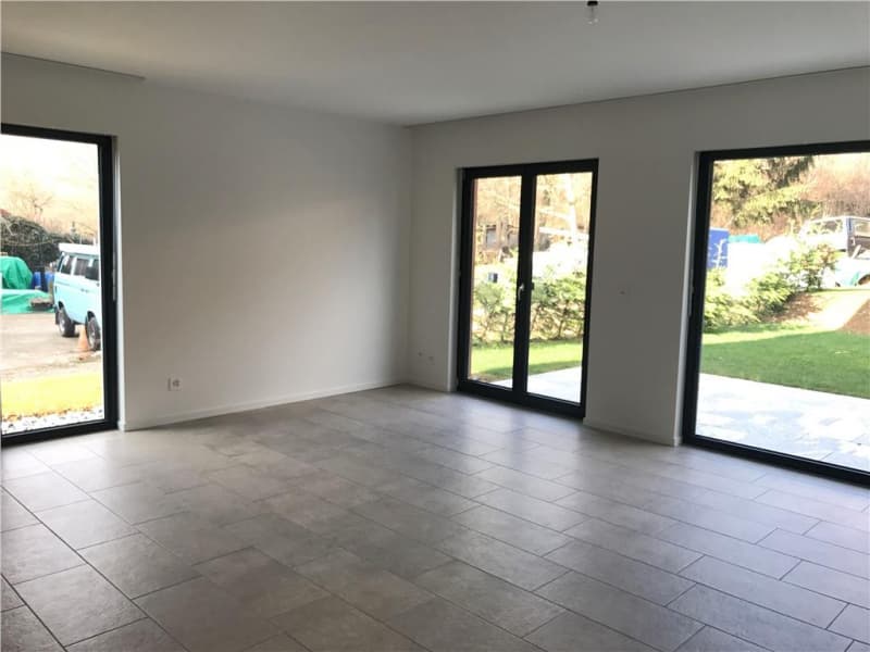 Neubau-Reiheneckfamilienhaus zu vermieten 5.5