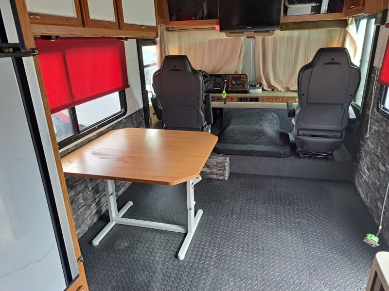 Winnebago P30