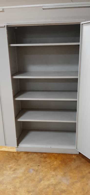 Bigla Metallschrank B 100 T 40 H 190cm