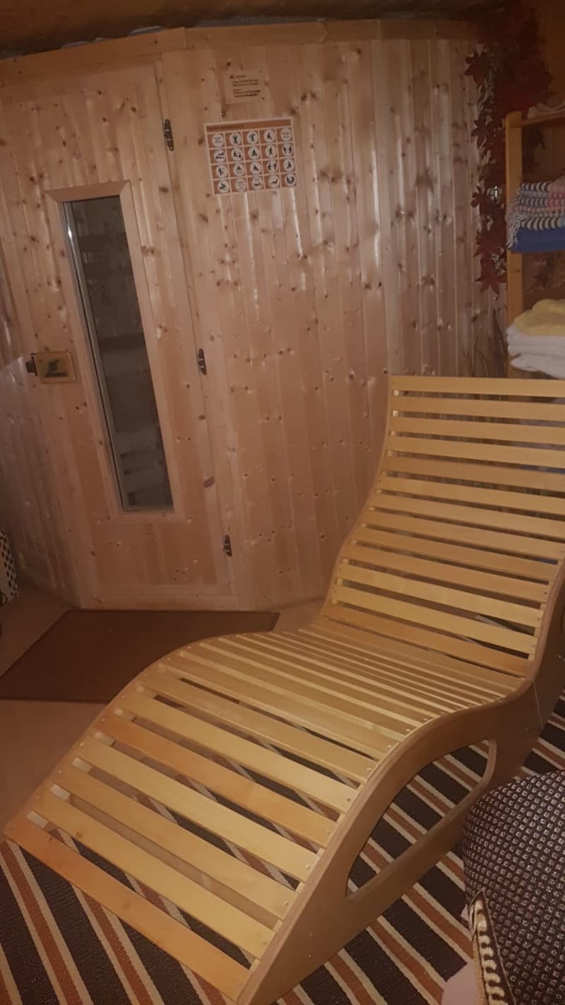 Sauna und 2 Liegestühle