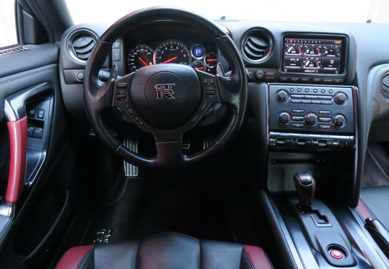 2011 NISSAN GT-R 3.8 V6 BiT Black Edition