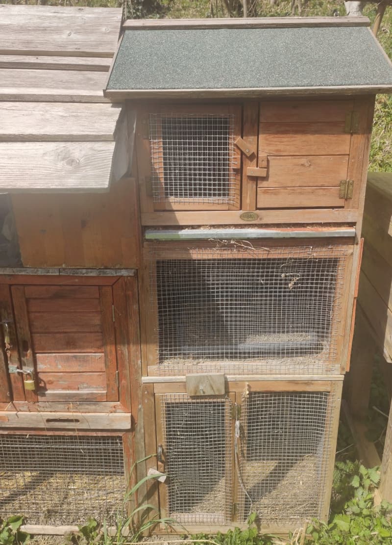 Gebrauchter selbstgebauter Hasenstall