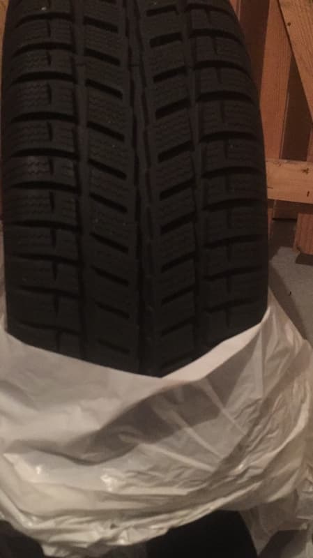 4 Reifen ohne Felgen mit Sensoren 195/60R15