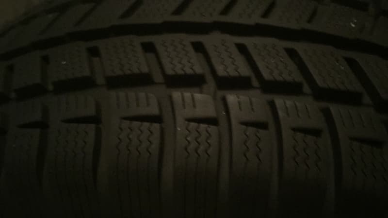 4 Reifen ohne Felgen mit Sensoren 195/60R15