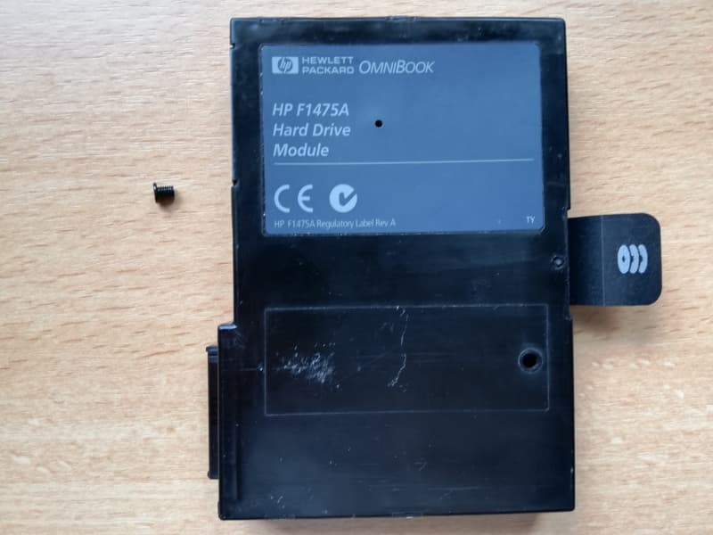 2.5" IDE HDD Caddy + HDD Konnektor für HP OmniBook - F1475A
