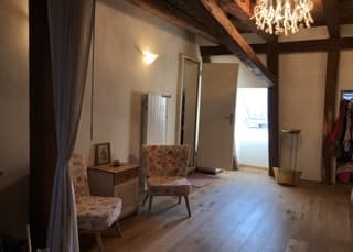 Geschmackvoll möblierte zwei Zimmer Wohnung