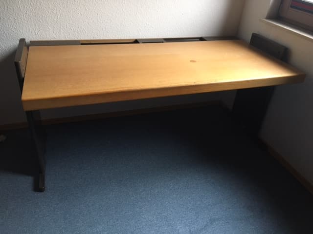 Schreibtisch 160 x 80 cm