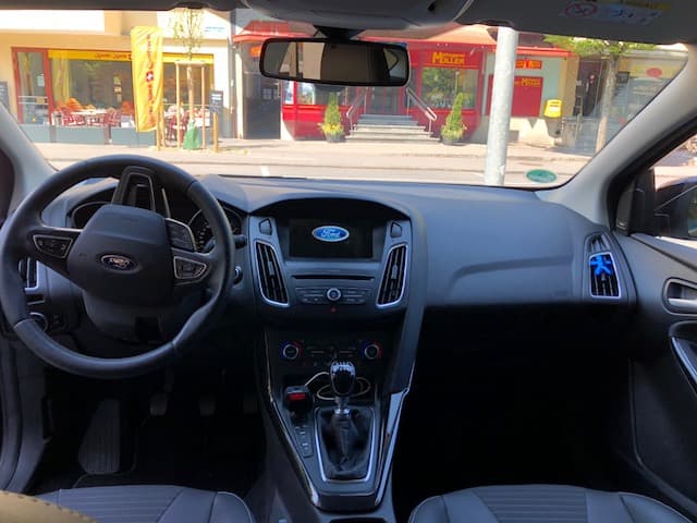 Ford Focus 1.5 SCTi Titanium X (Limousine)