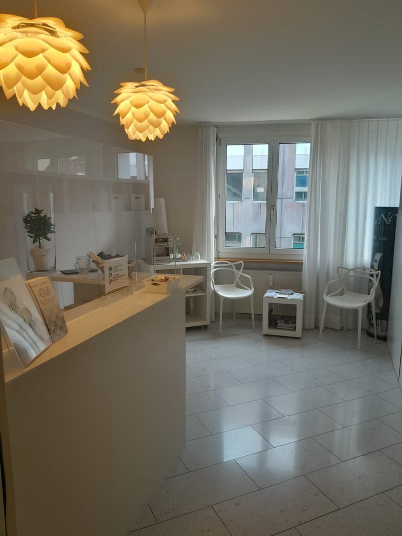 Nagelstudio/ Fusspflege/ Masseur/ Therapeutenraum