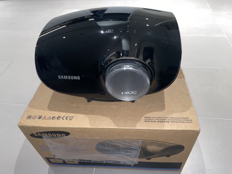 Samsung Full HD Heimkino-Beamer / Projektor, 1'000 Lumen