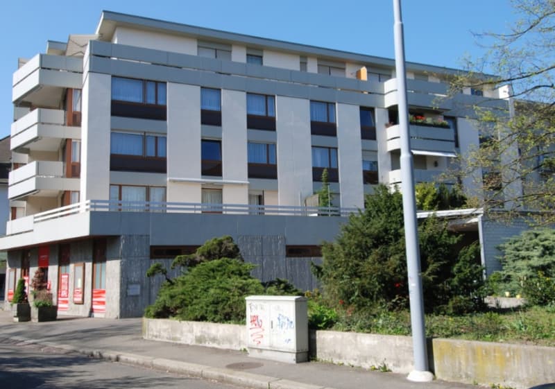 Grosszügige 2.5-Zimmerwohnung an zentraler Lage
