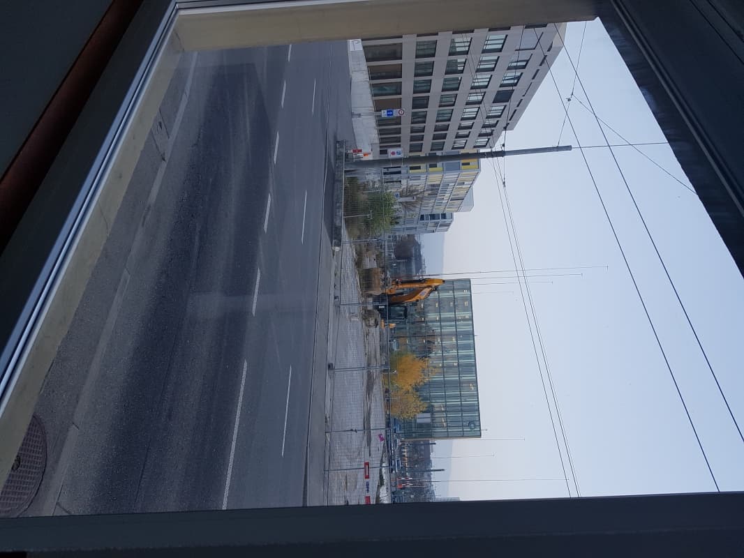Bürofläche oder Geschäftsraum mit Vitrine