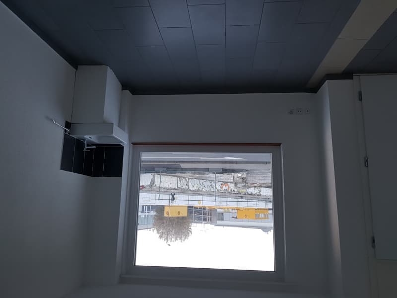 Bürofläche oder Geschäftsraum mit Vitrine