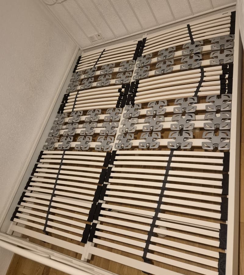 Bettgestell 160x200 inkl. Nachttisch & Lattenrost. Top-Zustand