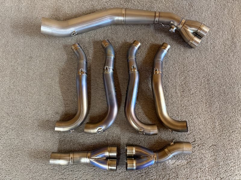 Akrapovic Evolution Auspuff Anlage