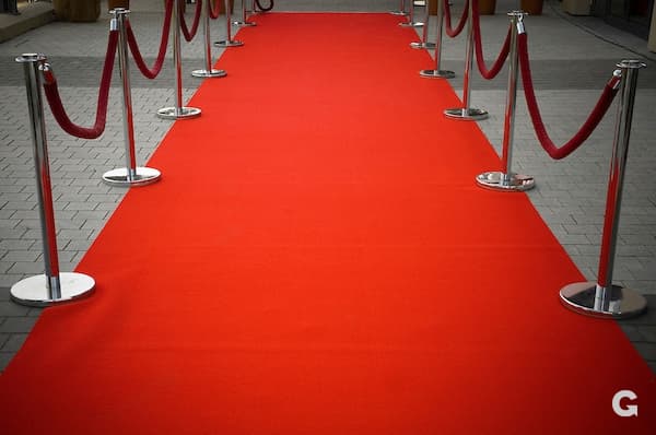 Bartisch rot mieten roter Tisch Stehtisch mieten Barelement Bar