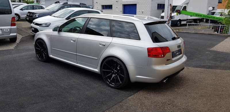 Audi RS4 4.2 V8