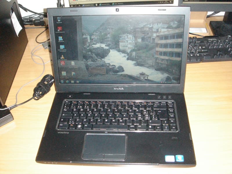 Dell Vostro 3550, i5, ssd, windows 7 pro. Noch 2 Stück.