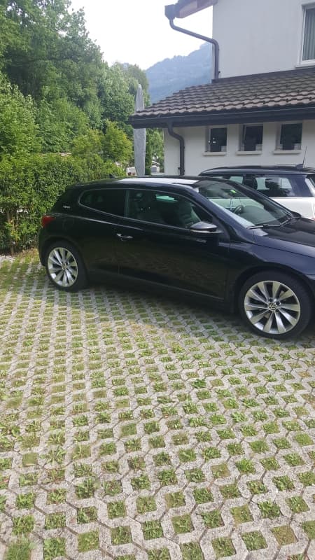 VW Scirocco 2.0 TSI TEAM schwarz in sehr gutem Zustand