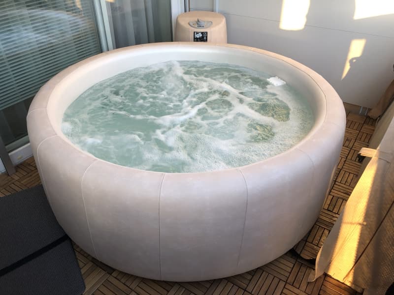 Softub Legend inkl. Pflegeartikel NEU