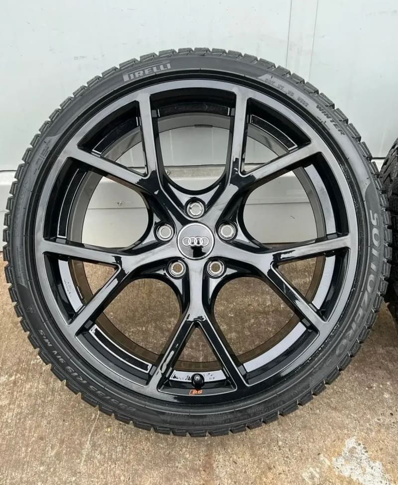 Audi RS3 8Y 19 Zoll Y Speiche Winterräder