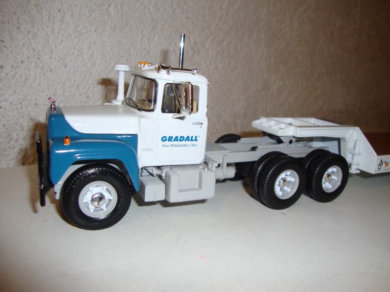 Mack R-600 Tieflader GRADALL