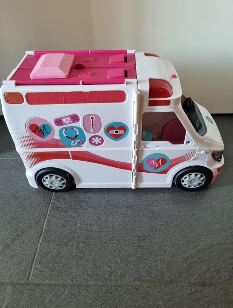 Barbie Krankenwagen mit Sirene