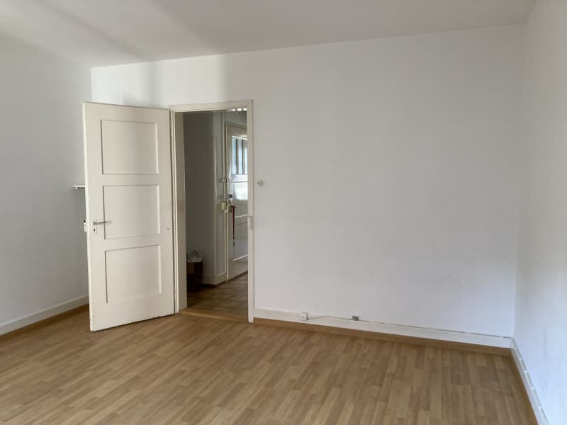 Zimmer (16m2) als Büro, Praxisraum oder Atelier zu vermieten