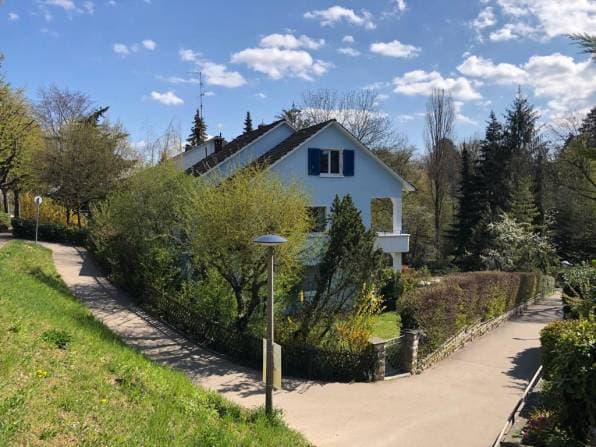 2- Zimmer Dachwohnung zu vermieten auf dem Bruderholz