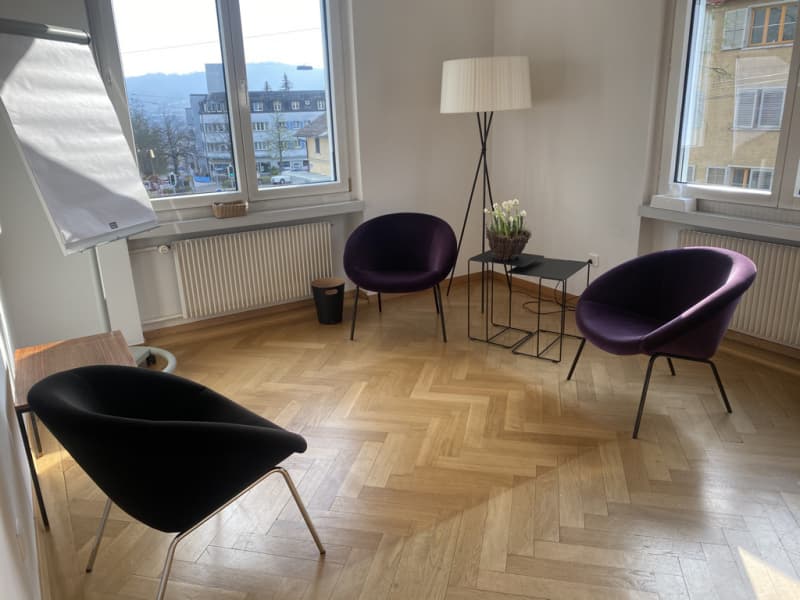 Praxisraum in Zürich zur Untermiete inkl. Garagenplatz mittwochs