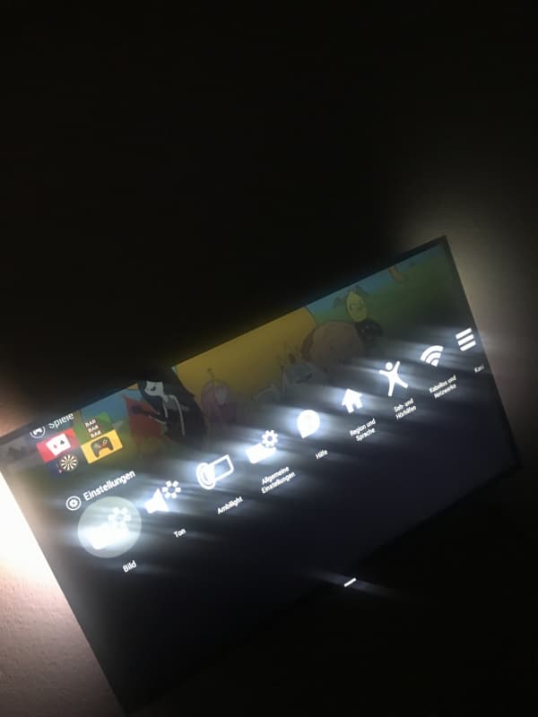 Fernseher 4K HD mit LED funktion wo sich je nach farben anpasst