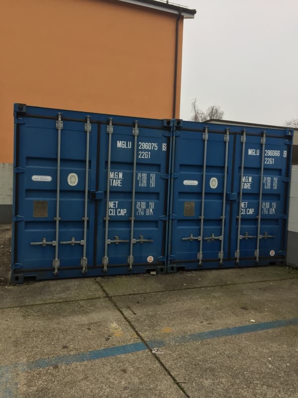 Container