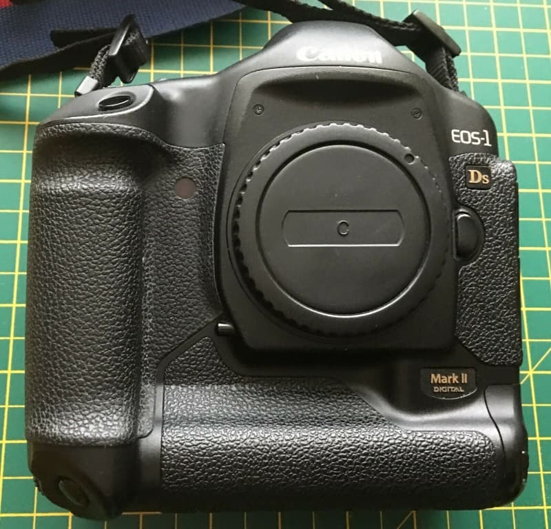 Canon EOS 1D X Mark II ( 1DX mk II ) DSLR kamera noch neu