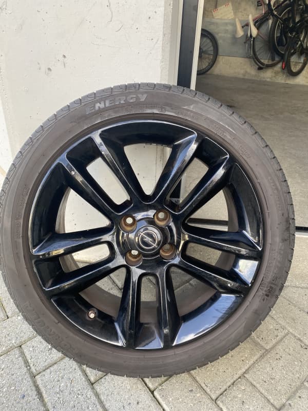Sommerpneu mit Felgen Opel