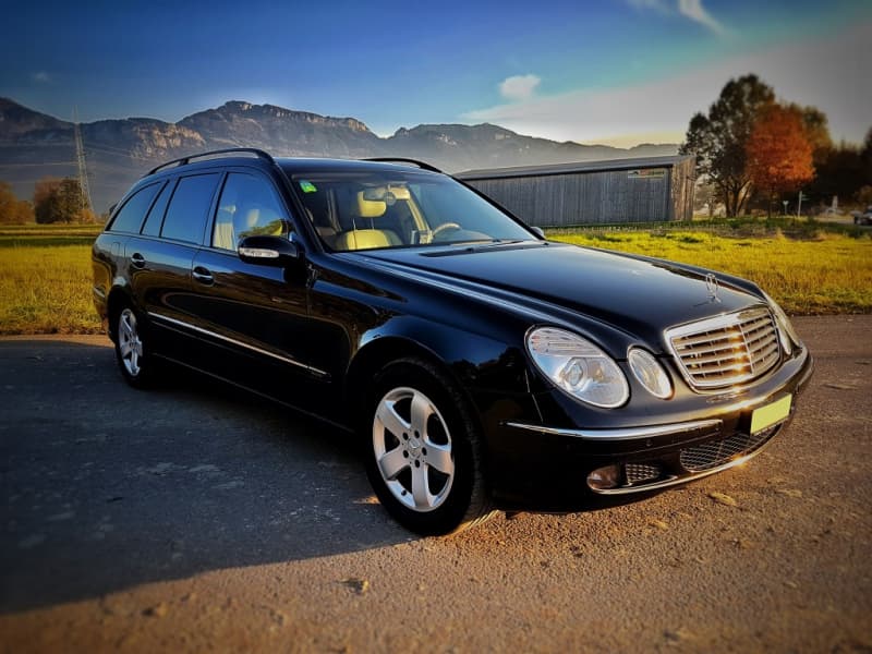 Mercedes E320 Elegance - Kombi - Schwarz - Leder - 8x bereift
