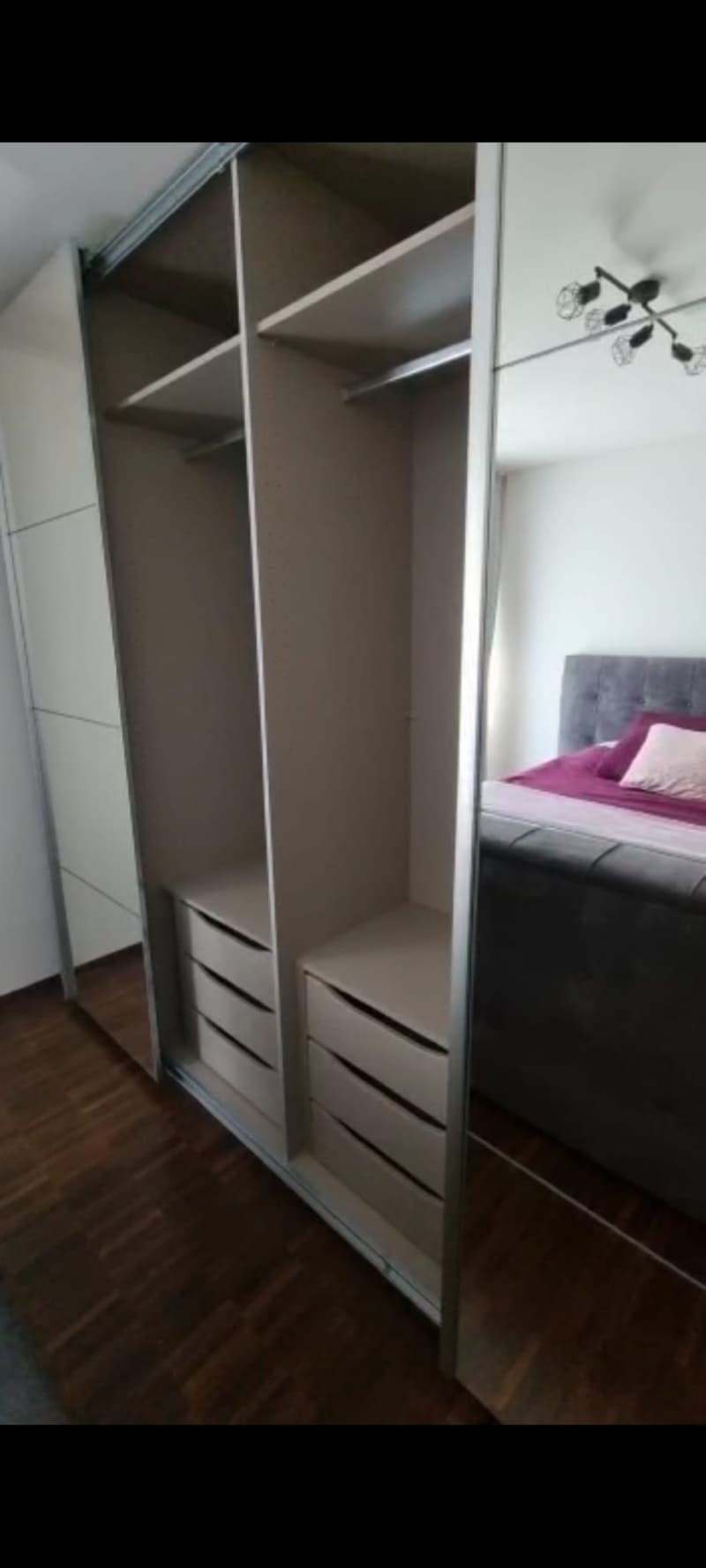 Neuer Kleiderschrank, keine Gebrauchsspuren