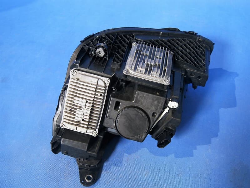 Mercedes-Benz E KLASA W213 Frontscheinwerfer